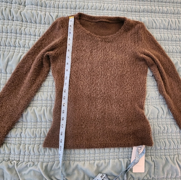 Dazy Brown Fuzzy Long Sleeve Top Size Medium - NWT - Picture 5 of 8